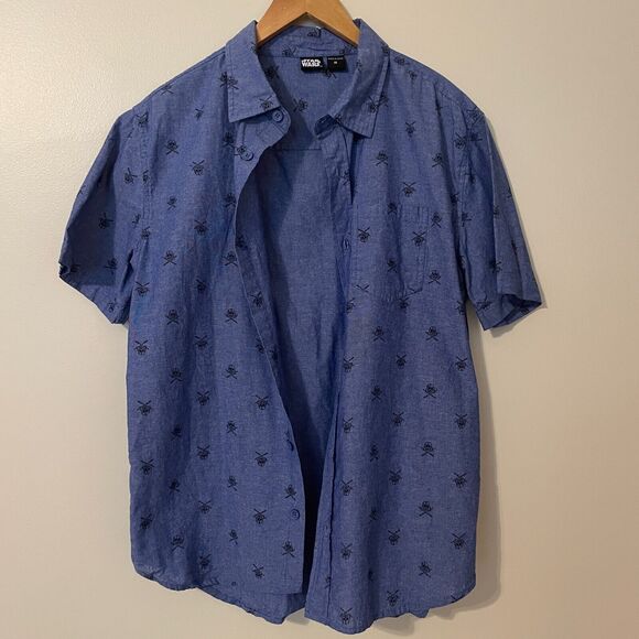 Star Wars Men's Button Up Shirt Size M Blue Darth Vadar Light Saber Crossbones - Picture 12 of 16